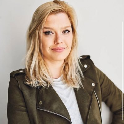 Hier ist Alexandra Tulej abgebildet. Sie ist Chefredakteurin des Biber Magazins.