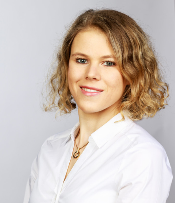 Hier sehen wir Christina Slomka. Sie ist Finance Expertin und gehört zu den internen Expertinnen.